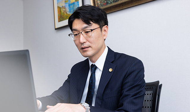 代表弁護士が最初から最後まで直接サポート